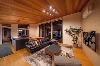 chalet opus
