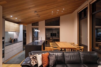 chalet opus