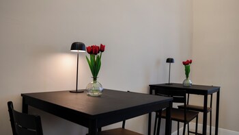 suites 215 colosseum guesthouse
