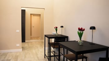 suites 215 colosseum guesthouse