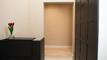 suites 215 colosseum guesthouse