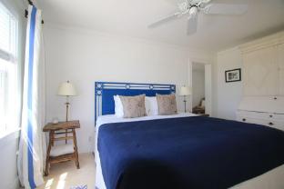 The Sandpiper Inn & Cottages,Bahamas>>Abaco Islands,4 star