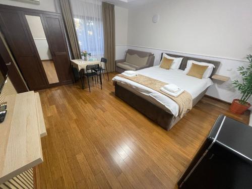 Therme Airport Resort,,3 star