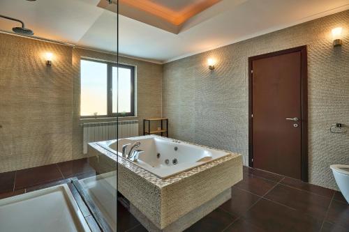 therme airport resort