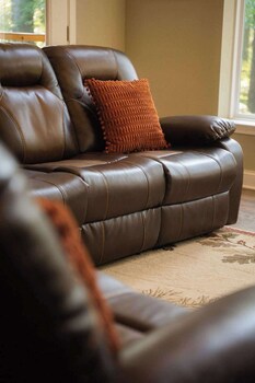 Modern 2 Bd Cabin With Hot Tub & Games & Central Loc,,3 star