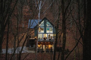 the greenhouse with indoor slide close to hocking hills