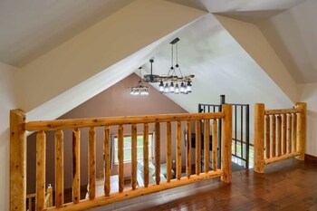 tranquil heights cabin in hocking hills hot tub