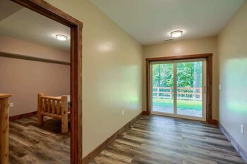 tranquil heights cabin in hocking hills hot tub