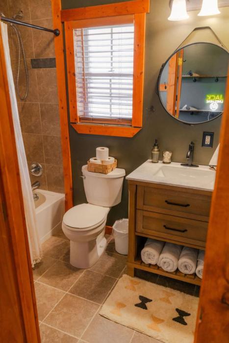cozy cabin with hot tub near all in hocking hills