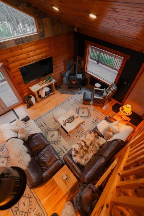 cozy cabin with hot tub near all in hocking hills
