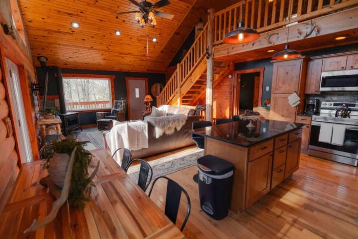 cozy cabin with hot tub near all in hocking hills
