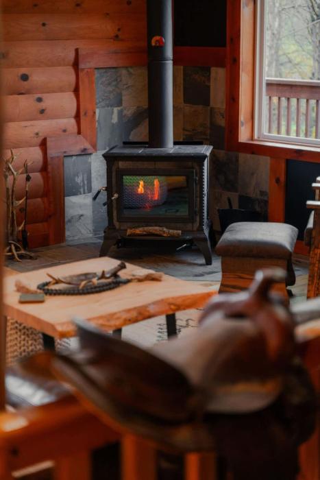 cozy cabin with hot tub near all in hocking hills