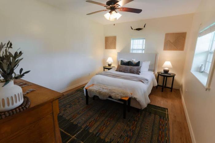 cozy cabin with hot tub near all in hocking hills