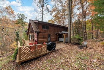 outdoors sleeps7 family getaway fun arcade