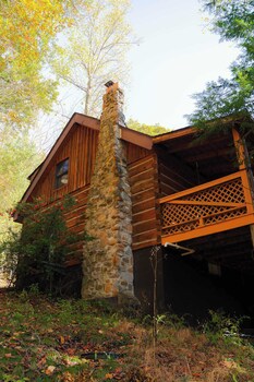 outdoors sleeps7 family getaway fun arcade