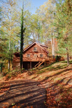 outdoors sleeps7 family getaway fun arcade