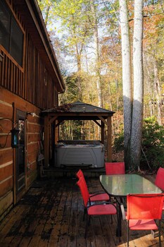 outdoors sleeps7 family getaway fun arcade