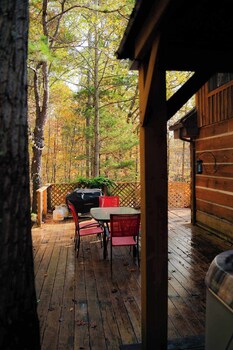 outdoors sleeps7 family getaway fun arcade