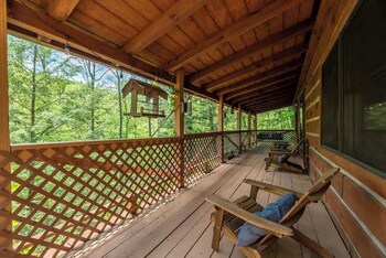outdoors sleeps7 family getaway fun arcade