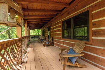 outdoors sleeps7 family getaway fun arcade