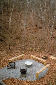 Memories At Hillside A Modern Cabin Hocking Hills,,3 star