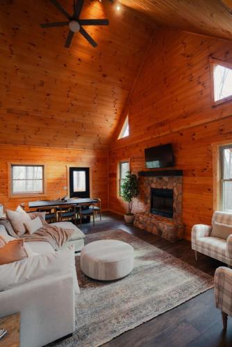 memories at hillside a modern cabin hocking hills