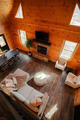memories at hillside a modern cabin hocking hills