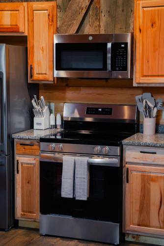 memories at hillside a modern cabin hocking hills