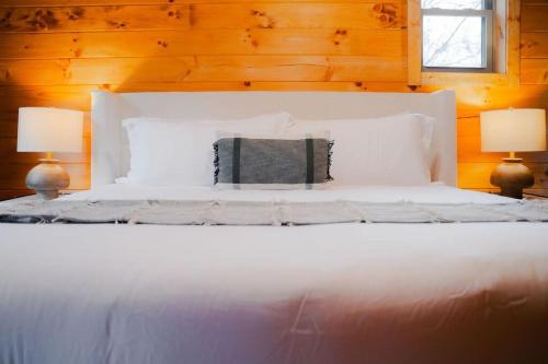 memories at hillside a modern cabin hocking hills