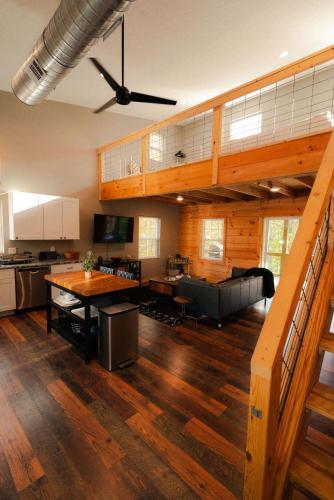 the treetop retreat family getaway in scenic hocking hills