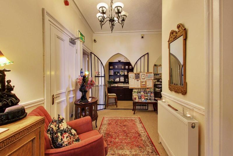 robin hill house