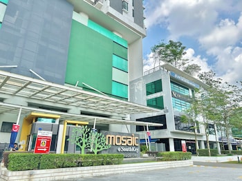 Southkey Mosaic Mid Valley By Stayrene,,3 star
