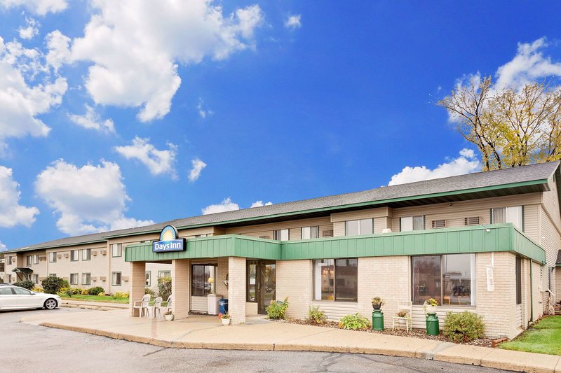 Days Inn By Wyndham Winona