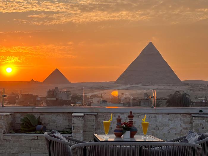 point pyramids view inn