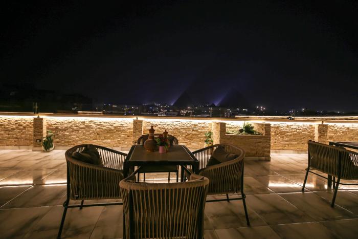 point pyramids view inn