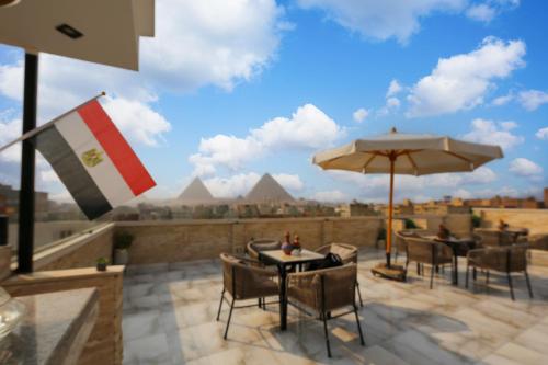 point pyramids view inn