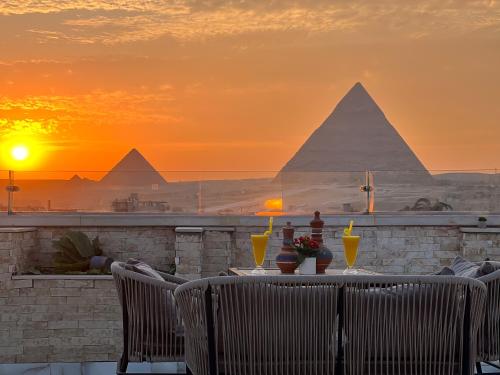 point pyramids view inn