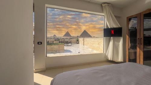 point pyramids view inn