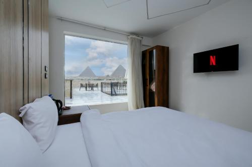 point pyramids view inn