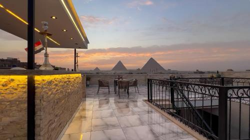 point pyramids view inn