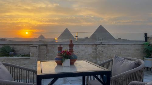 point pyramids view inn