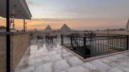 point pyramids view inn
