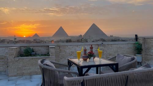 point pyramids view inn