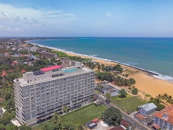 Negombo Ocean Breeze Apartments,,4 star