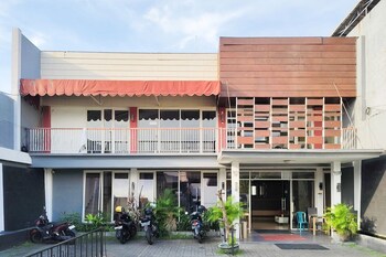 twospaces living at kutisari residence surabaya