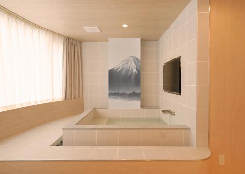 uh suite namba station the spa