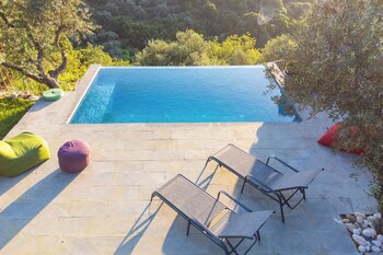 lolivier lauberge de kour 4 br villa w private pool