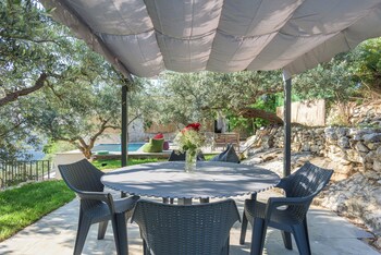 lolivier lauberge de kour 4 br villa w private pool
