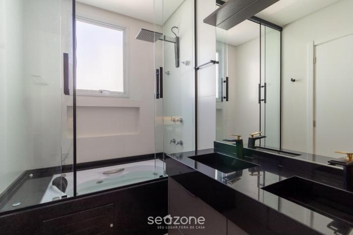 modern apt with pool and hot tub rhl0305