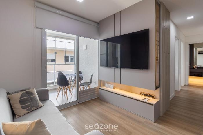modern apt with pool and hot tub rhl0305